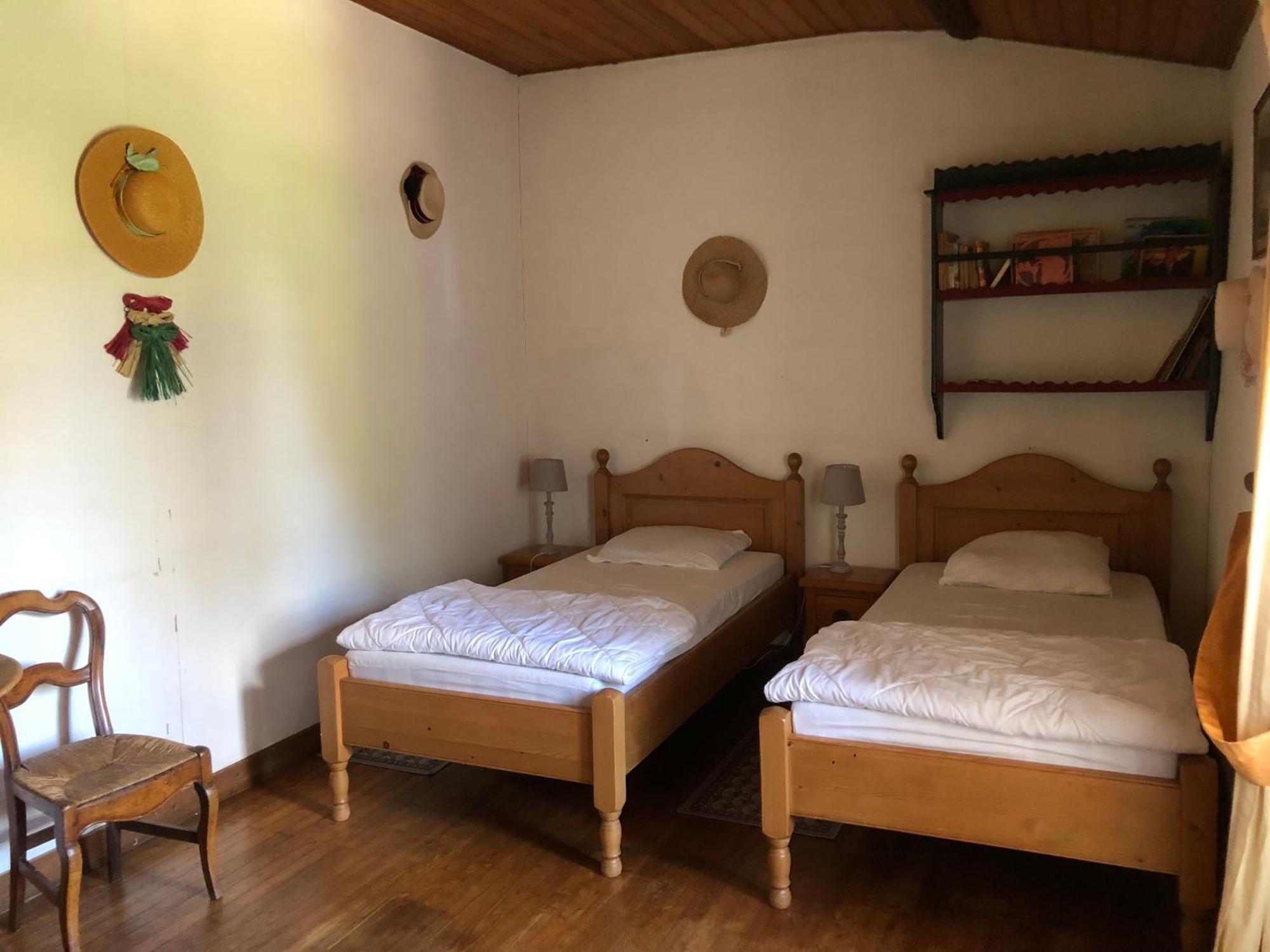 La Vieille Cure, Spa, Wifi A 20 Min Des Plages La Jonchere Exterior photo