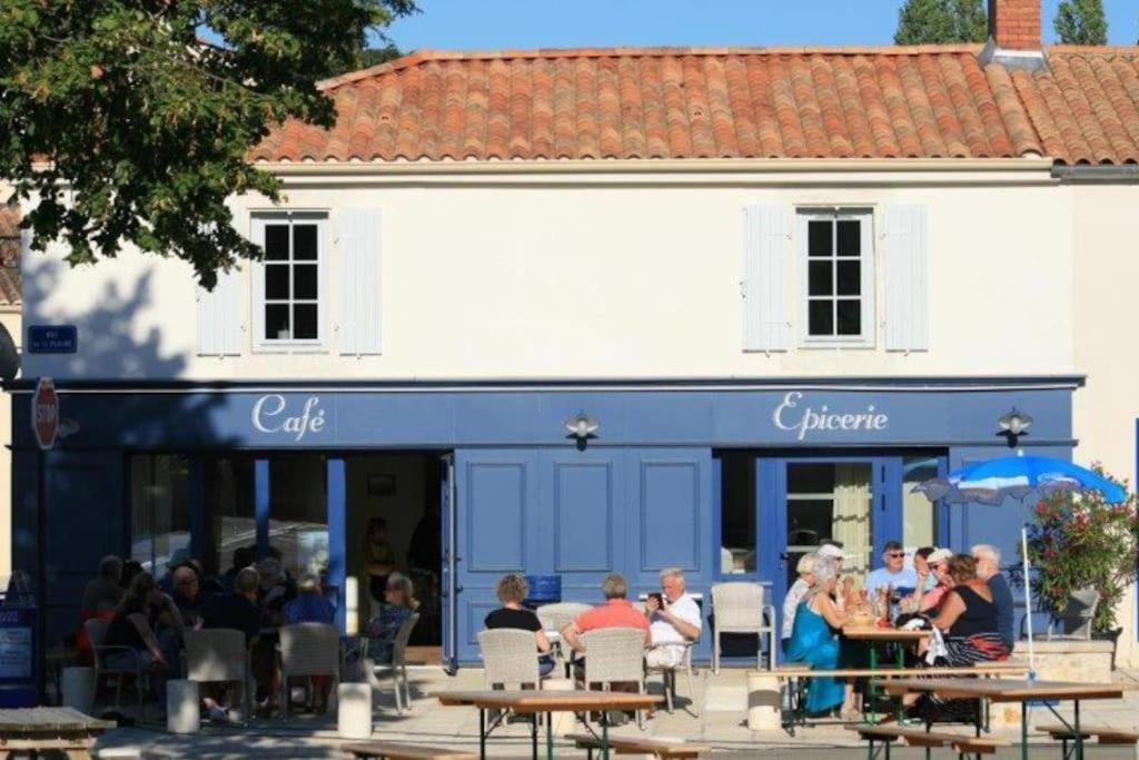 La Vieille Cure, Spa, Wifi A 20 Min Des Plages La Jonchere Exterior photo